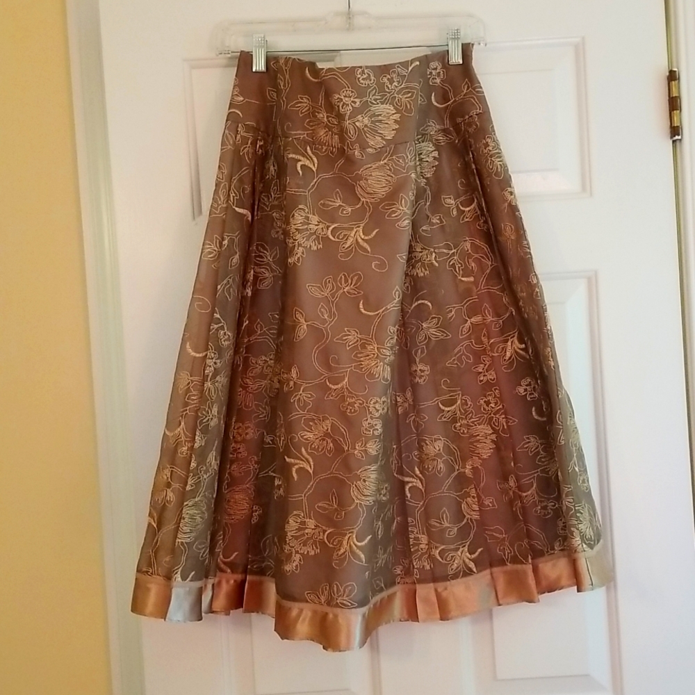 Coldwater Creek Sz M Silk Pleated Skirt Embroidered with Gold Thread